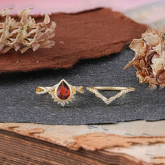 Ultra Luxurious Vintage Pear-Cut Natural Garnet Ring Set
