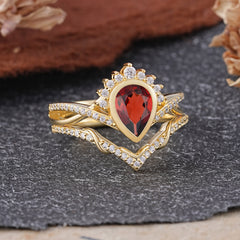 Ultra Luxurious Vintage Pear-Cut Natural Garnet Ring Set