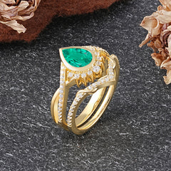 Ultra Luxurious Vintage Pear-Cut Emerald Ring Set