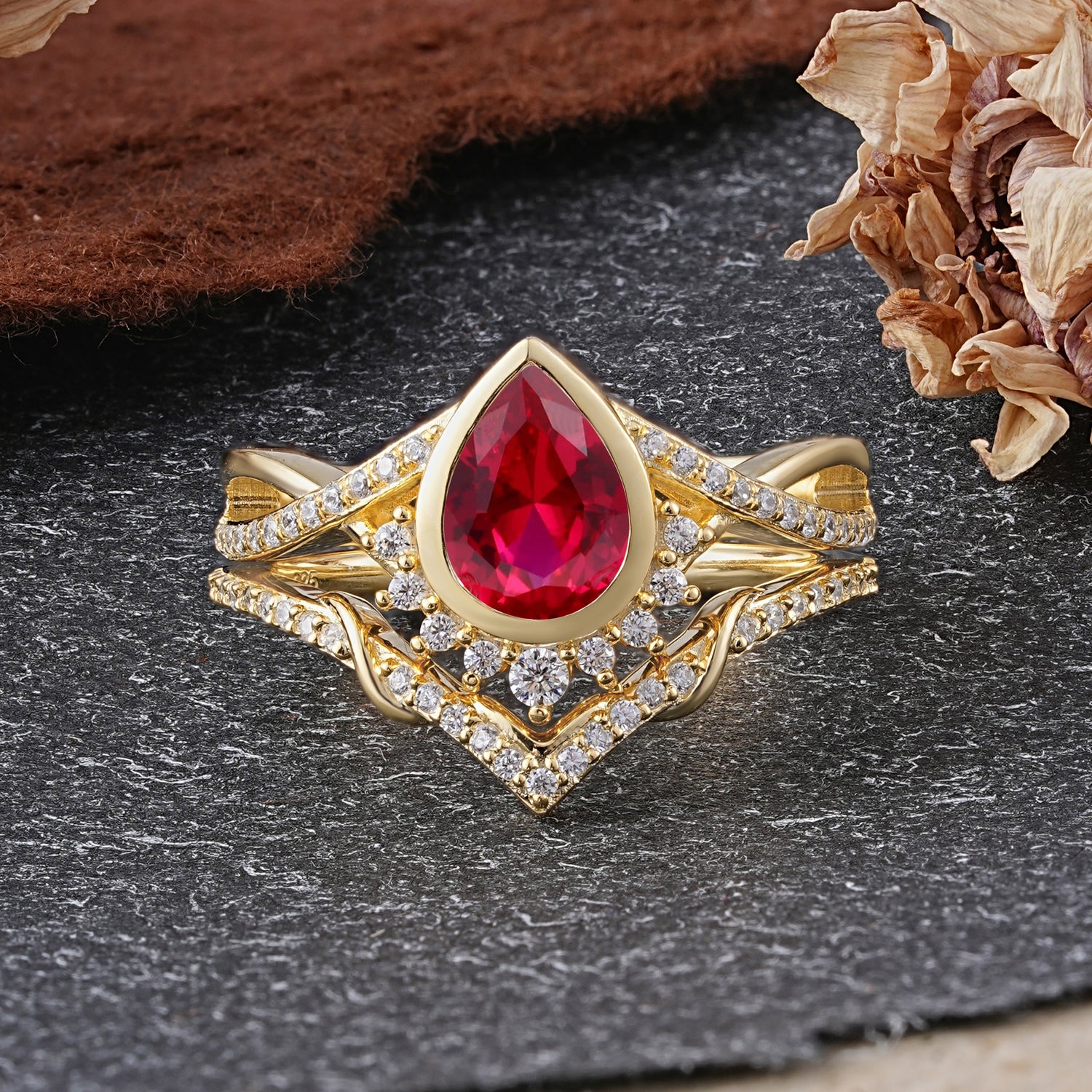 Ultra Luxurious Vintage Pear-Cut Natural Ruby Bridal Ring Set