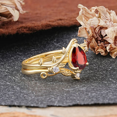Elegant 3 - Prong Pear - Cut Garnet Stackable Ring Ensemble