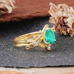 Elegant 3 - Prong Pear - Cut Emerald Stackable Ring Set