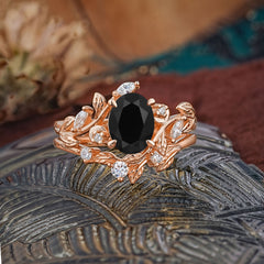 1.15 CT Delicate Leaf Accented 4 Prong Oval Shaped Black Onyx Ring Sets