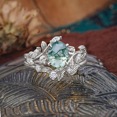 1.15 CT Delicate Leaf Accented 4 Prong Oval Shaped Natural Moss Agate Ring Sets