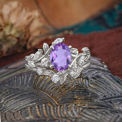 1.15 CT Delicate Leaf Accented 4 Prong Oval Shaped Amethyst Ring Sets