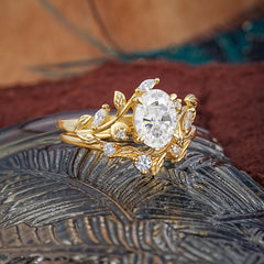 1.15 CT Delicate Leaf Accented 4 Prong Oval Shaped Moissanite Ring Sets