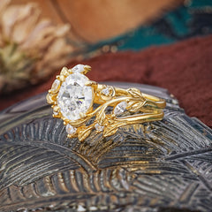 1.15 CT Delicate Leaf Accented 4 Prong Oval Shaped Moissanite Ring Sets