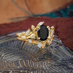 1.15 CT Delicate Leaf Accented 4 Prong Oval Shaped Black Onyx Ring Sets