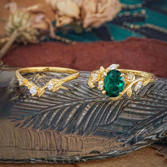 1.15 CT Delicate Leaf Accented 4 Prong Oval Shaped Emerald Ring Sets