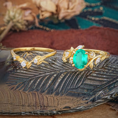 1.15 CT Delicate Leaf Accented 4 Prong Oval Shaped Emerald Ring Sets