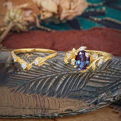 1.15 CT Delicate Leaf Accented 4 Prong Oval Shaped Alexandrite Ring Sets