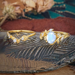 1.15 CT Delicate Leaf Accented 4 Prong Oval Shaped Moonstone Ring Sets