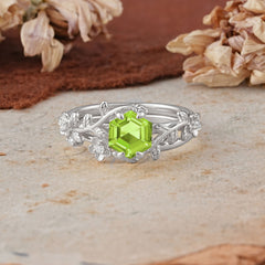 Naturalistic 4 - Prong Hexagon - Cut Peridot Ring Sets