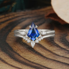 Classic Retro Luxury 4-Prong Kite-Cut  Sapphire Stackable Ring Set