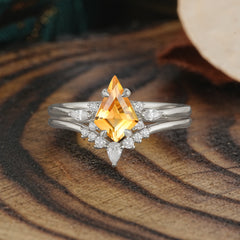 Classic Retro Luxury 4-Prong Kite-Cut Citrine Stackable Ring Set