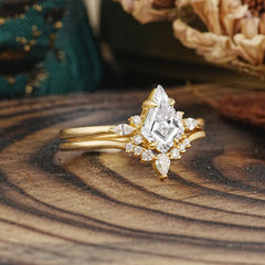 Classic Retro Luxury 4-Prong Kite-Cut Moissanite Stackable Ring Set