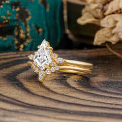 Classic Retro Luxury 4-Prong Kite-Cut Moissanite Stackable Ring Set