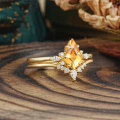 Classic Retro Luxury 4-Prong Kite-Cut Citrine Stackable Ring Set