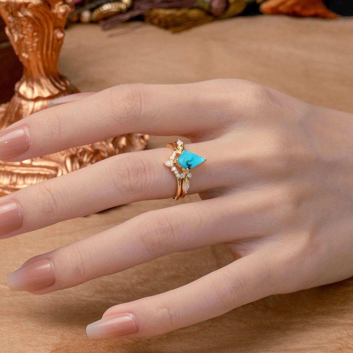 Classic Retro Luxury 4-Prong Kite-Cut Turquoise Bridal Ring Set