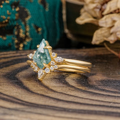 Classic Retro Luxury 4-Prong Kite-Cut Natural Moss Agate Stackable Ring Set