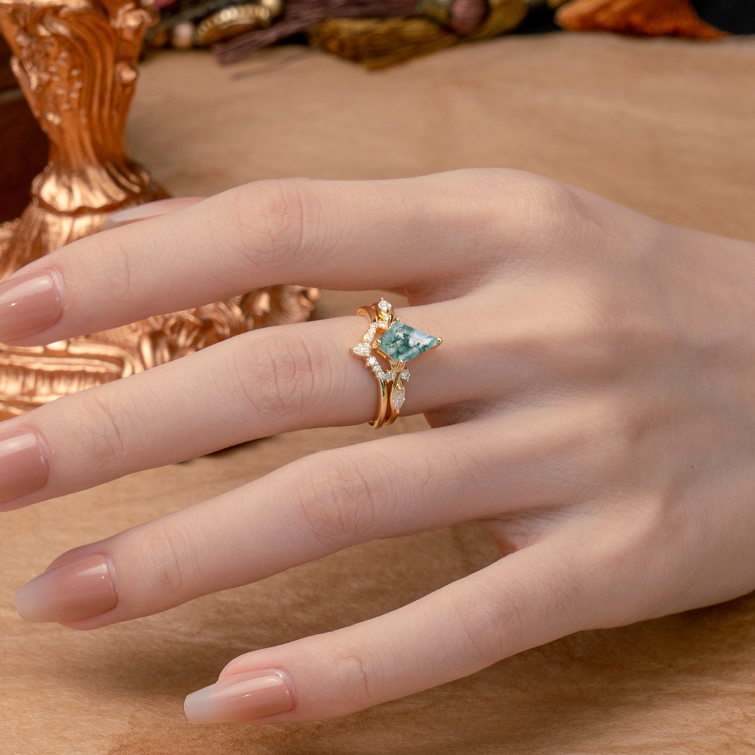 Classic Retro Luxury 4-Prong Kite-Cut Natural Moss Agate Bridal Ring Set