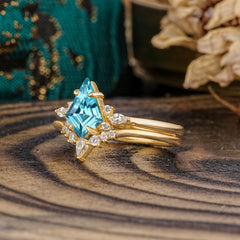 Classic Retro Luxury 4-Prong Kite-Cut Aquamarine Stackable Ring Set