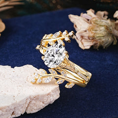 Delicate Leaf Embellished 4 - Prong Oval - Cut Lab Diamond Ring Sets