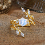 SR17146 Moonstone Ring - Yellow-Gold