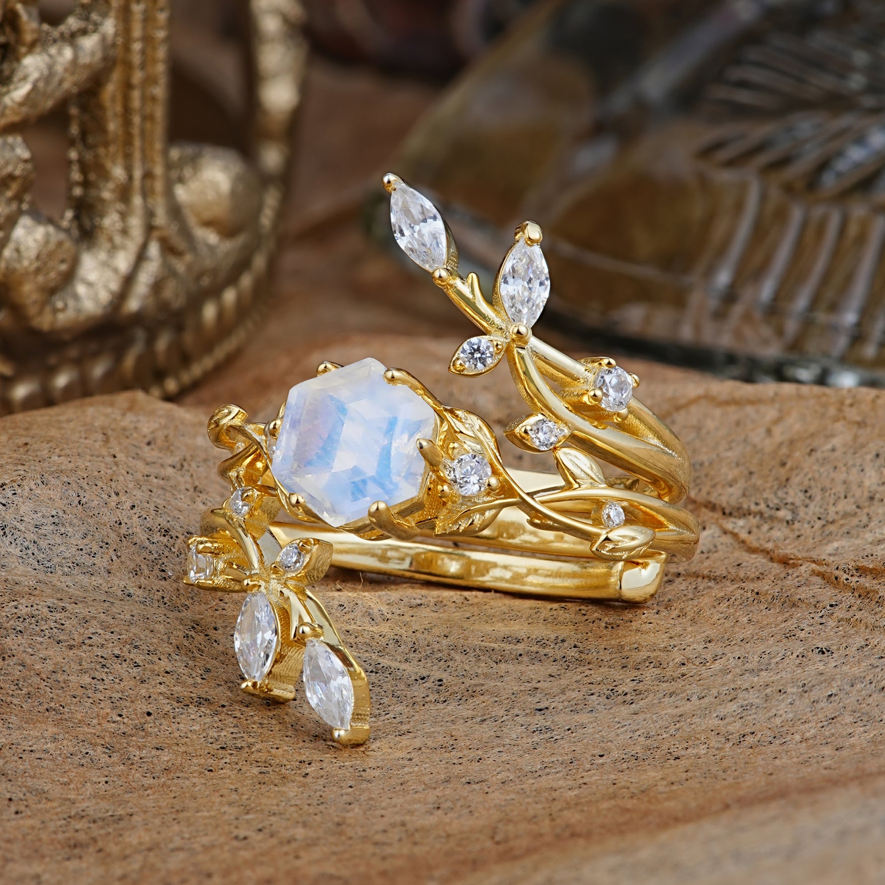 SR17146 Moonstone Ring - White-Gold