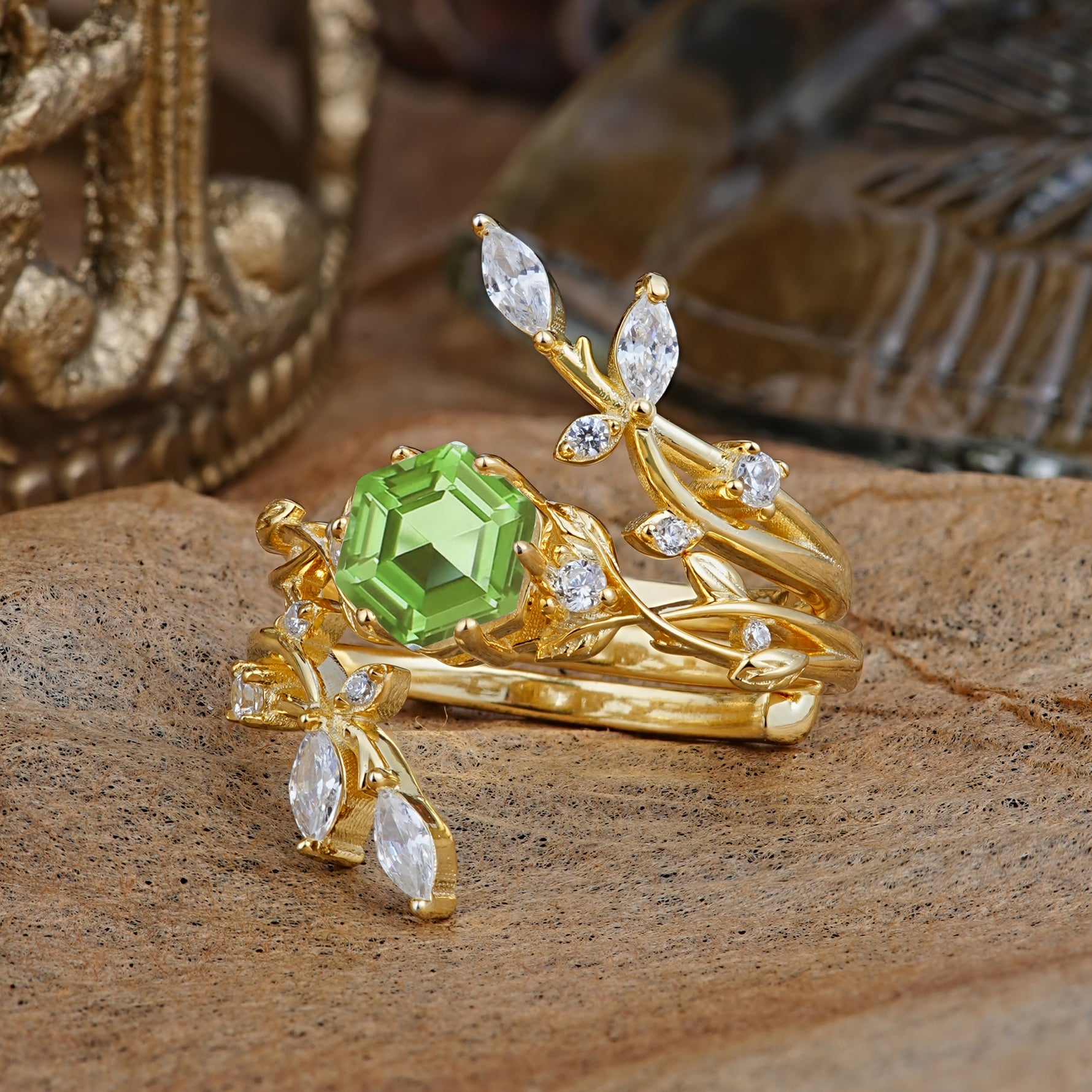 SR17146 Peridot Ring - White-Gold