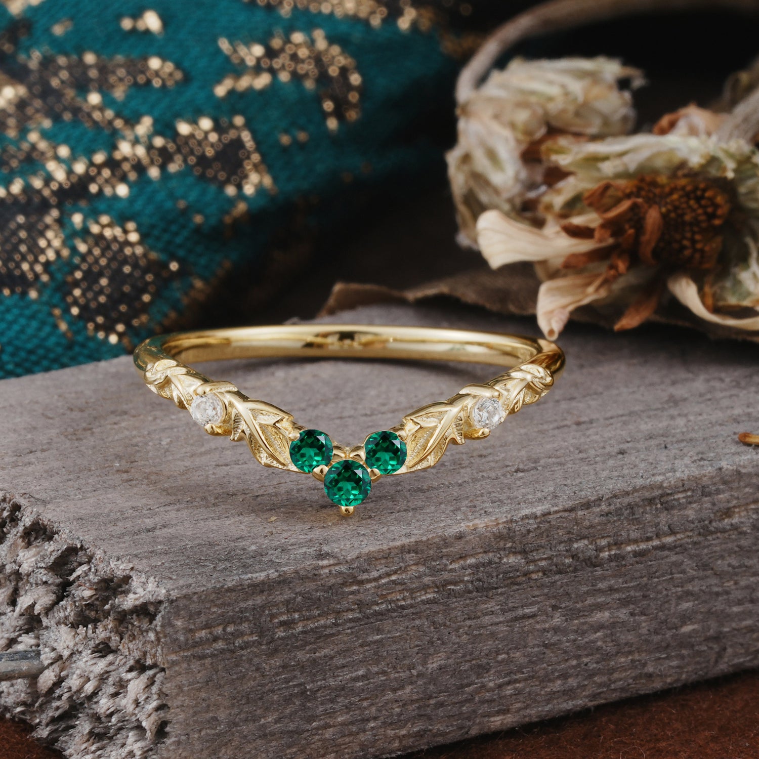 Unique Round Cut Emerald Wedding Ring for Women - Romalar Jewelry