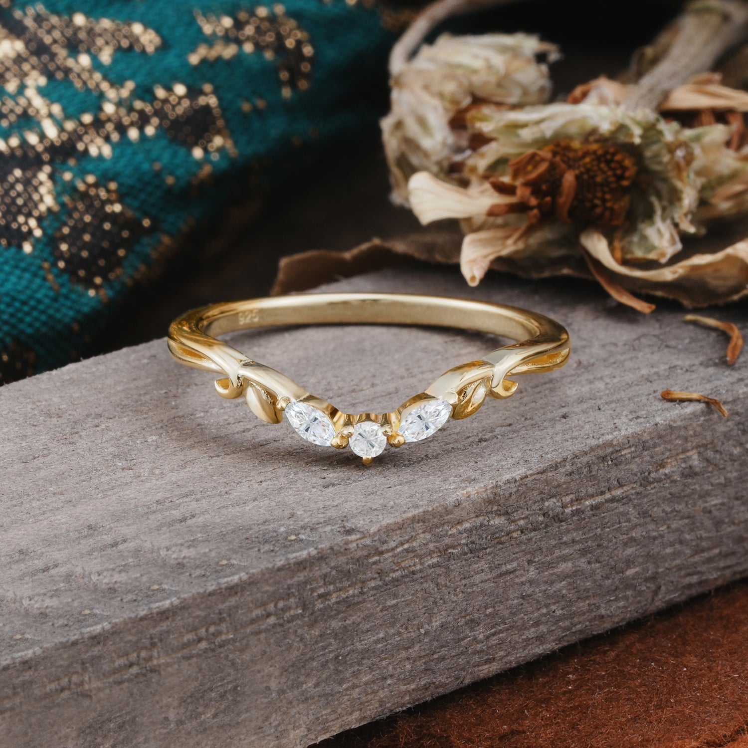 Unique Round Cut Moissanite Wedding Ring for Women