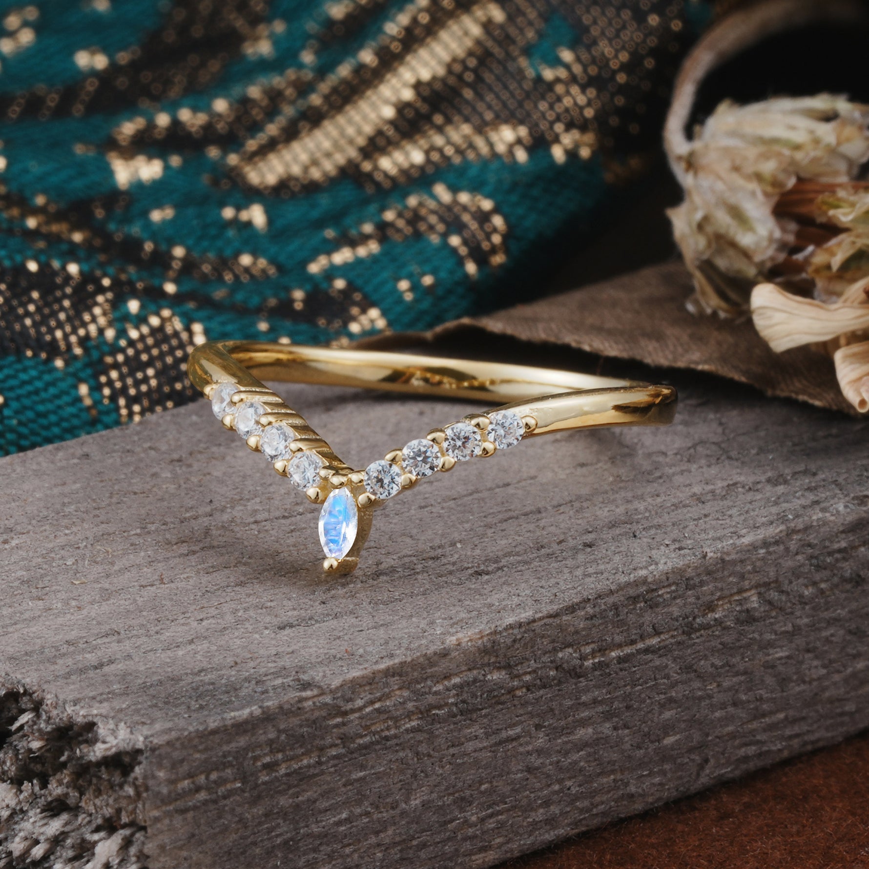 SR17227 Moonstone Ring - White-Gold
