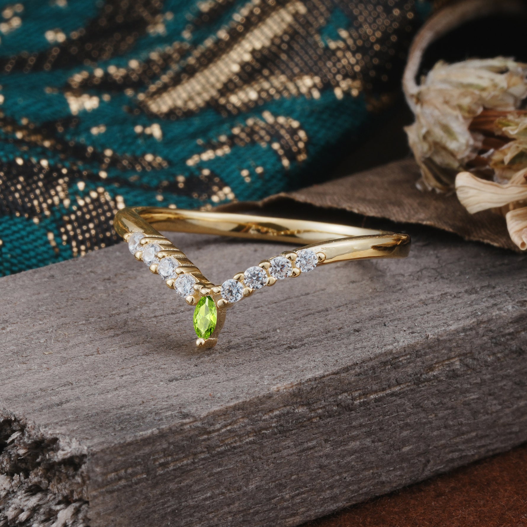 SR17227 Peridot Ring - White-Gold