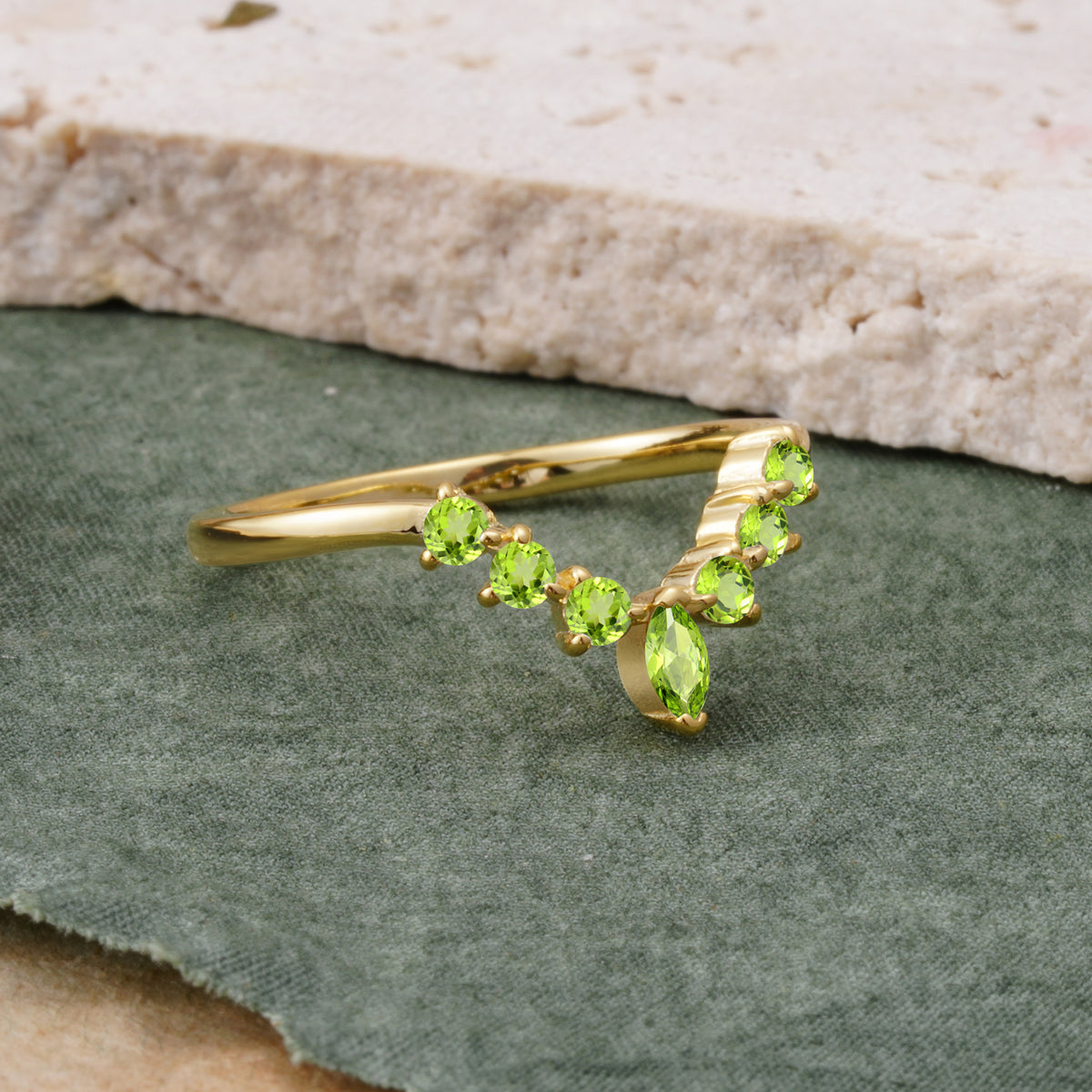SR17234 Peridot Ring - White-Gold