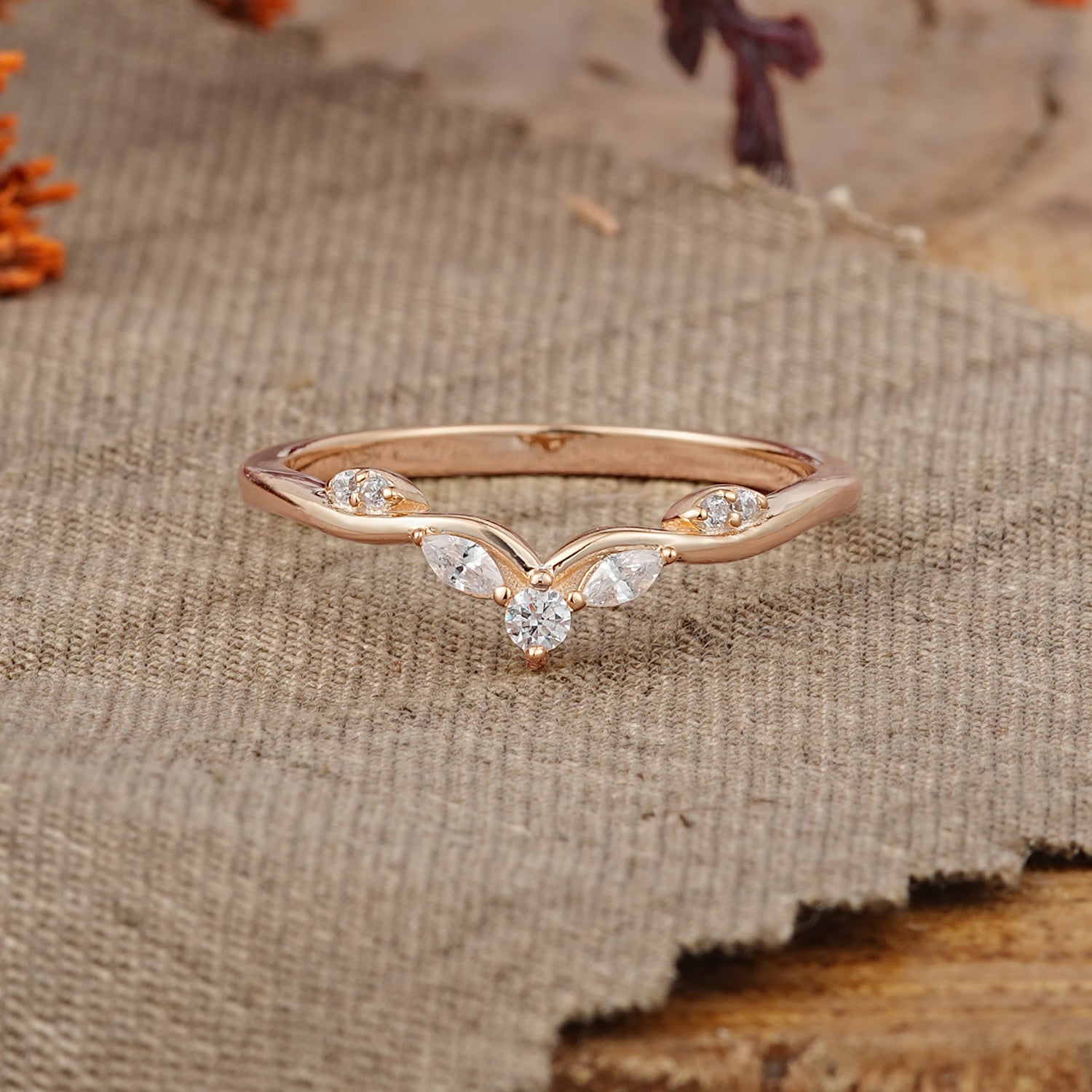 Minimalist Round Cut Moissanite Curved Wedding Band