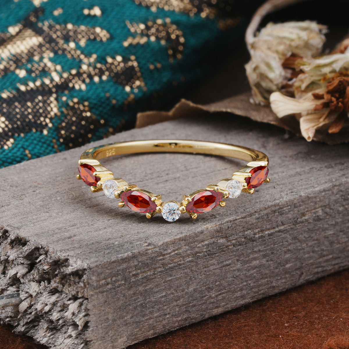 SR17241 Garnet Ring - Yellow-Gold