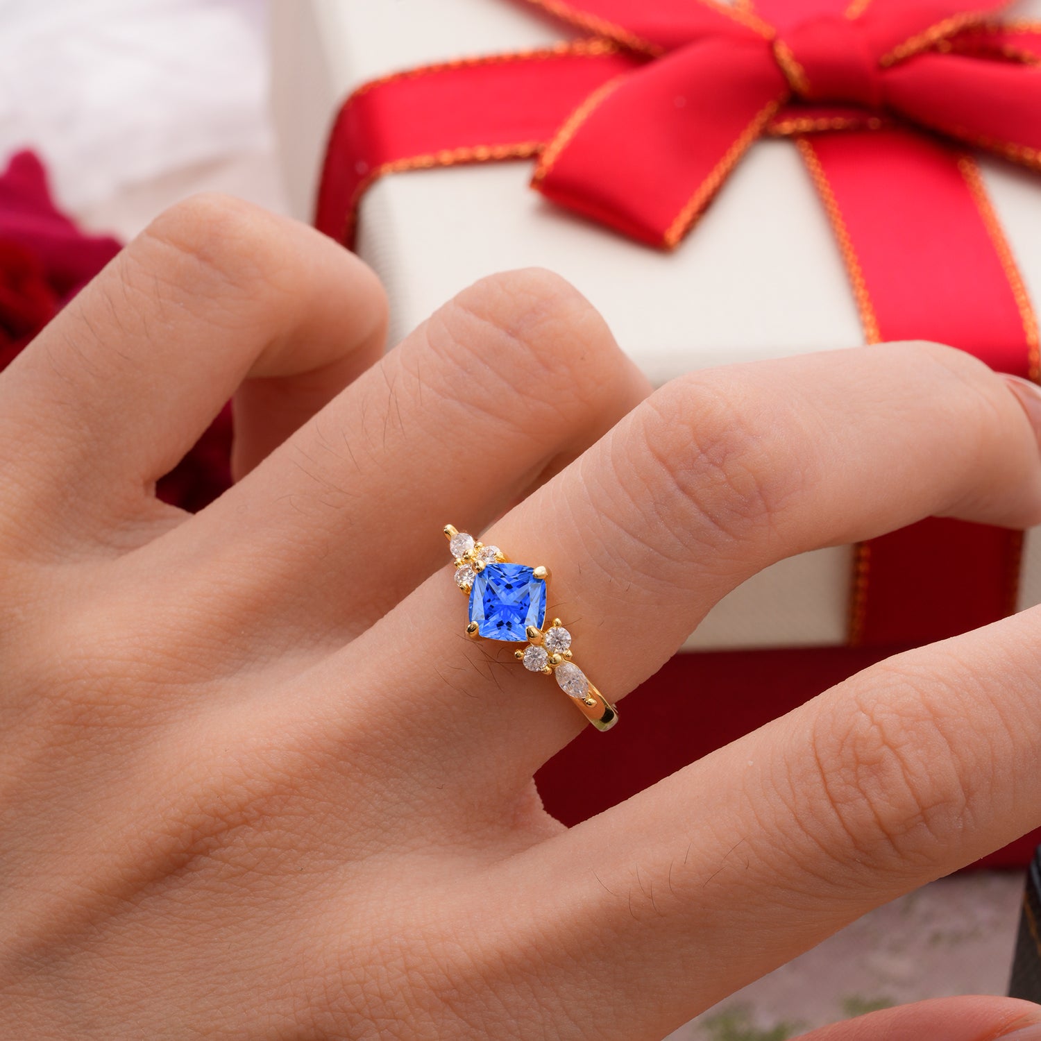 Classic Elegant 4-Prong Princess Cut Sapphire Engagement Ring