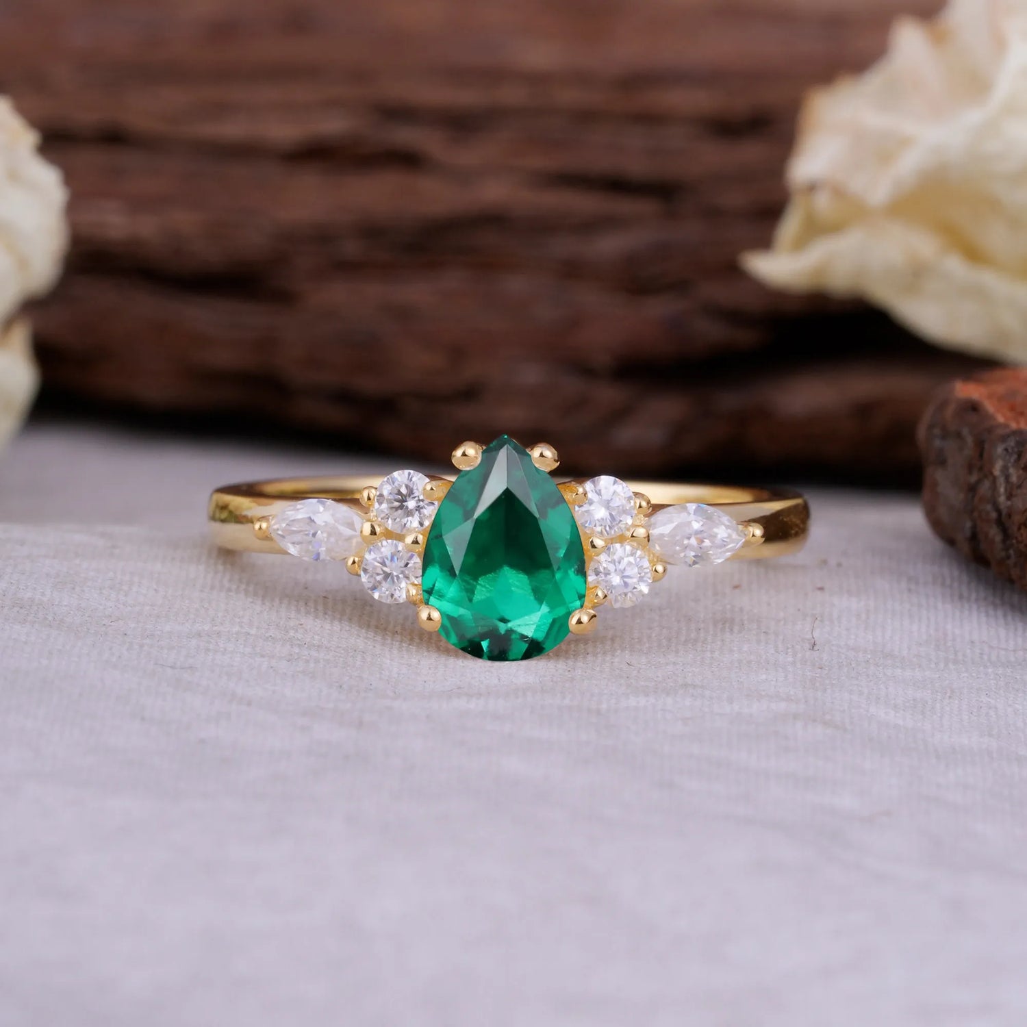 Sophisticated 4-Prong Pear-Cut Emerald Promise Ring