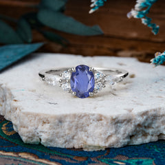 Sophisticated 4-Prong Oval Cut Tanzanite Engagement Ring