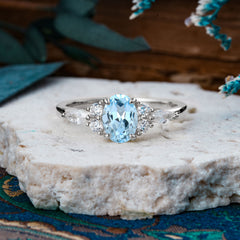 Sophisticated 4-Prong Oval Cut Aquamarine Engagement Ring