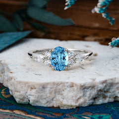 Sophisticated 4-Prong Oval Cut Aquamarine Engagement Ring