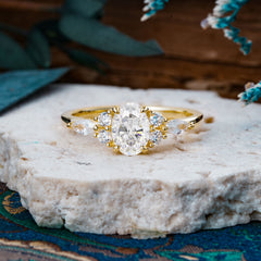 Sophisticated 4-Prong Oval Cut Moissanite Engagement Ring