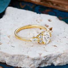 Sophisticated 4-Prong Oval Cut Moissanite Engagement Ring