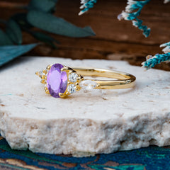 Sophisticated 4-Prong Oval Cut Amethyst Engagement Ring