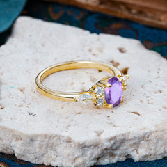 Sophisticated 4-Prong Oval Cut Amethyst Engagement Ring