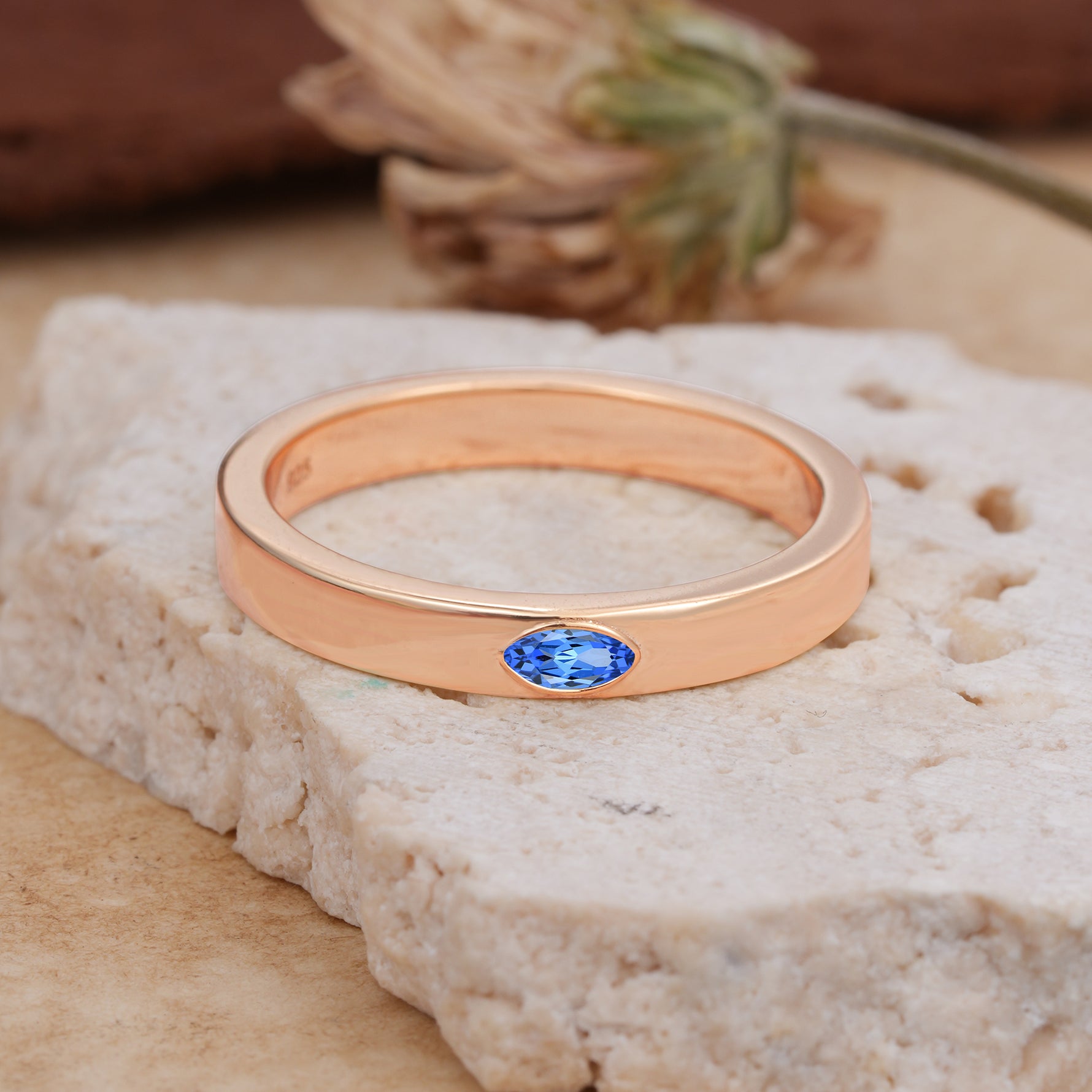 Iuxurious Oval Cut Sapphire Engagement Men's Ring - Additional view