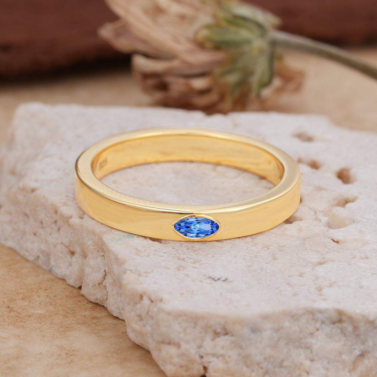 Iuxurious Oval Cut Sapphire Engagement Men's Ring - Additional view