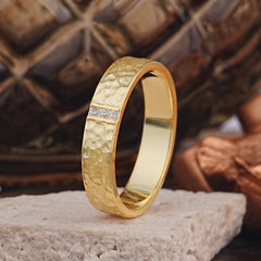 Retro-Inspired Round Cut 3-Diamond Mens Engagement Rings