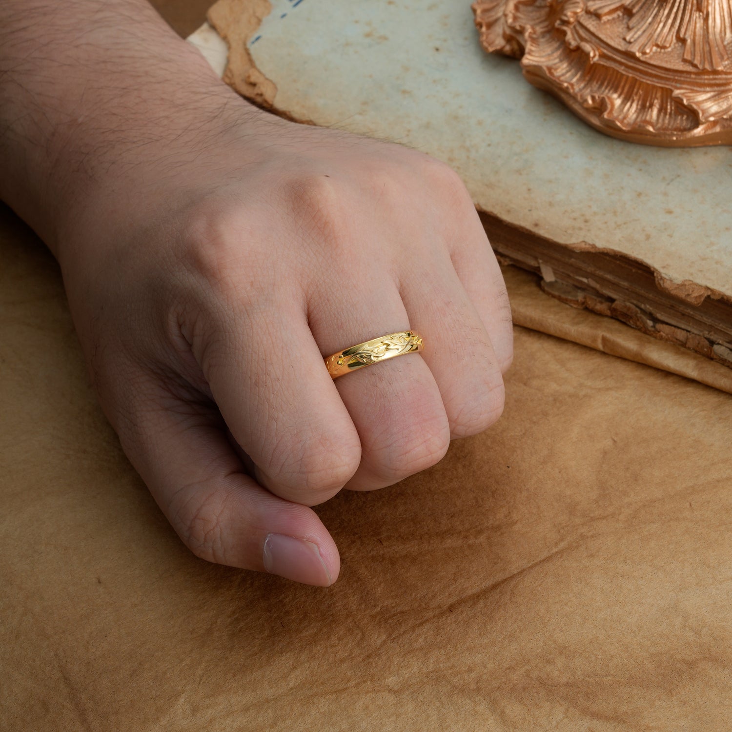 Vintage Leaf Engraved Men's Wedding Band - Additional view